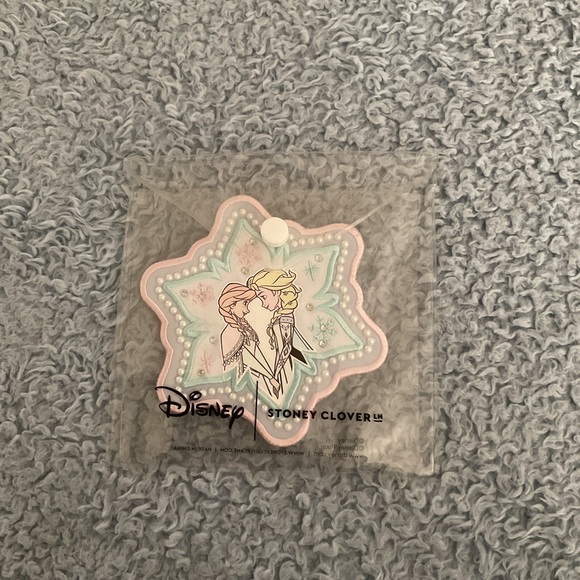 Disney Frozen Elsa and Anna Patch - Pink and Blue - Picture 1 of 1